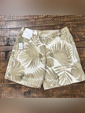 Tropical Leaf Print men’s swim trunks Shorts size medium
